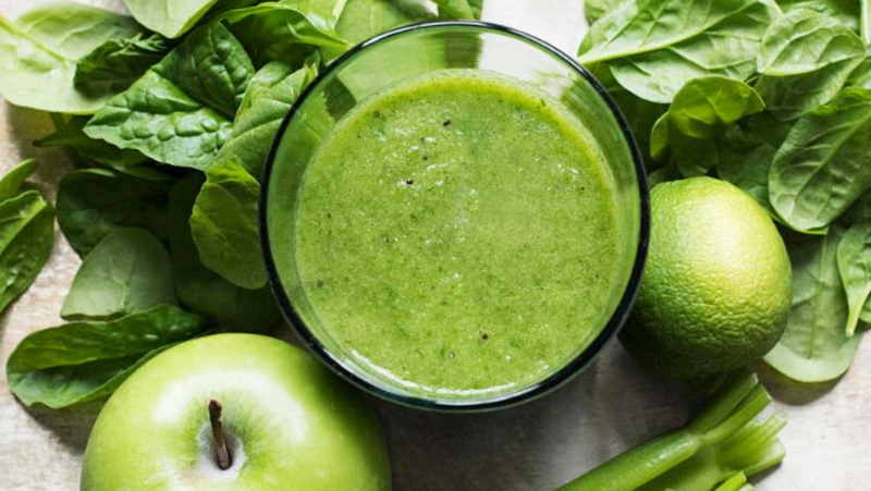 Could that Green Smoothie be Reducing Your Milk Supply?